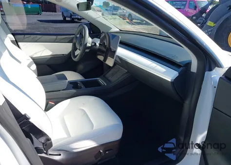 2021 Tesla Model Y Long Range Dual Motor All-Wheel Drive from USA, damaged, VIN 5YJYGAEE2MF225133